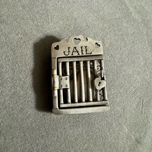 Ms Dee Pewter Jail Heart Brooch